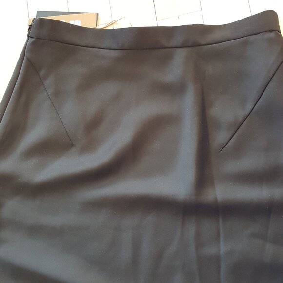 BOSS ! Skirt ( US/6) - Picture 5 of 9